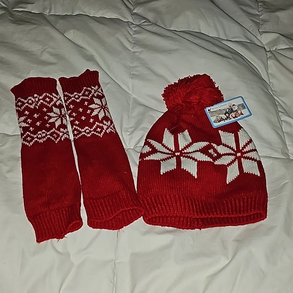 Womens beanie and hand warmer set!! Nwts!! Red and white. Outerwear